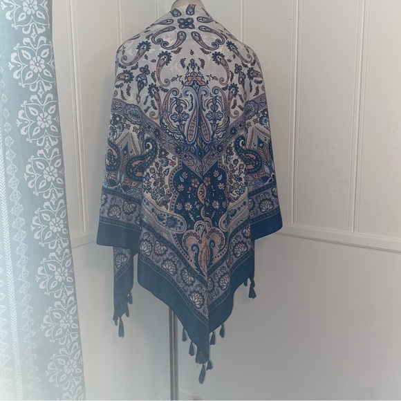 Elegant Paisley Shawl with Tassels blue - Picture 1 of 3